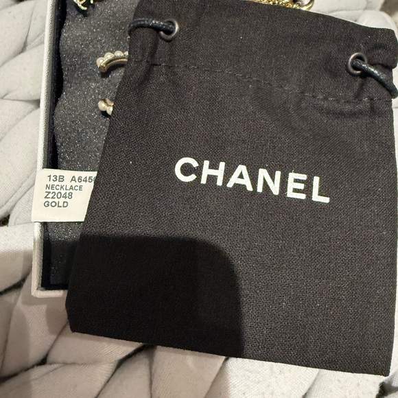 Authentic Chanel CC Faux Pearl Necklace Gold Tone - Picture 11 of 12